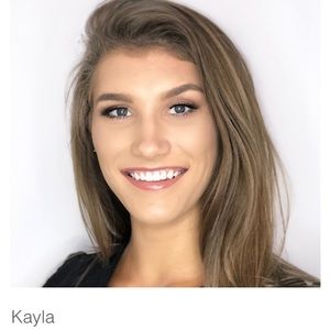 Meet your Posher, Kayla